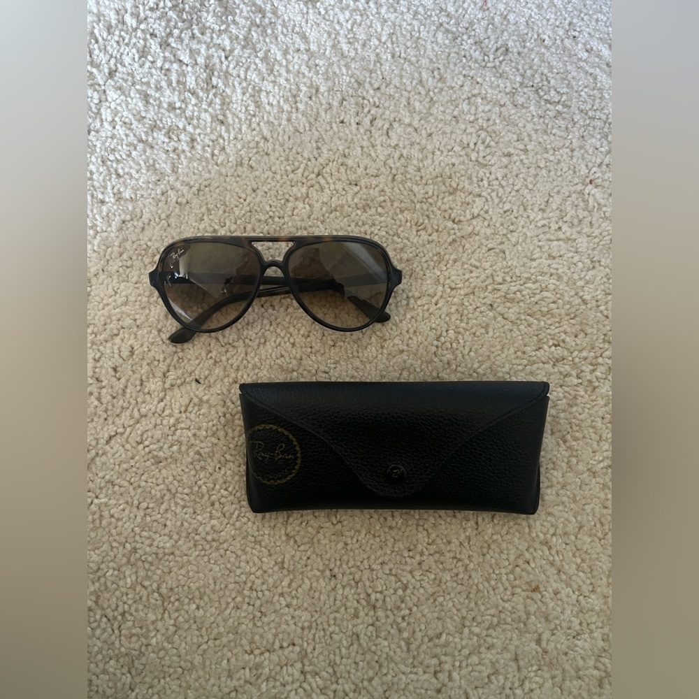 ray ban sunglasses & case